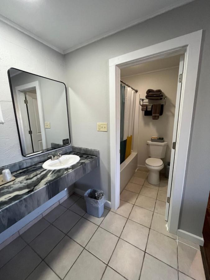 Budget Inn — photo 10