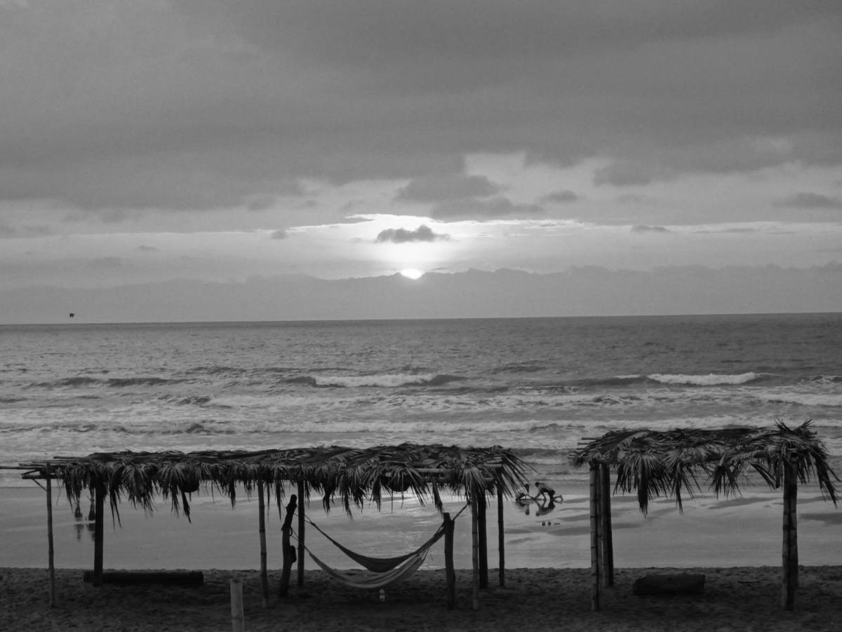 Beach: Sundown Beach Hotel