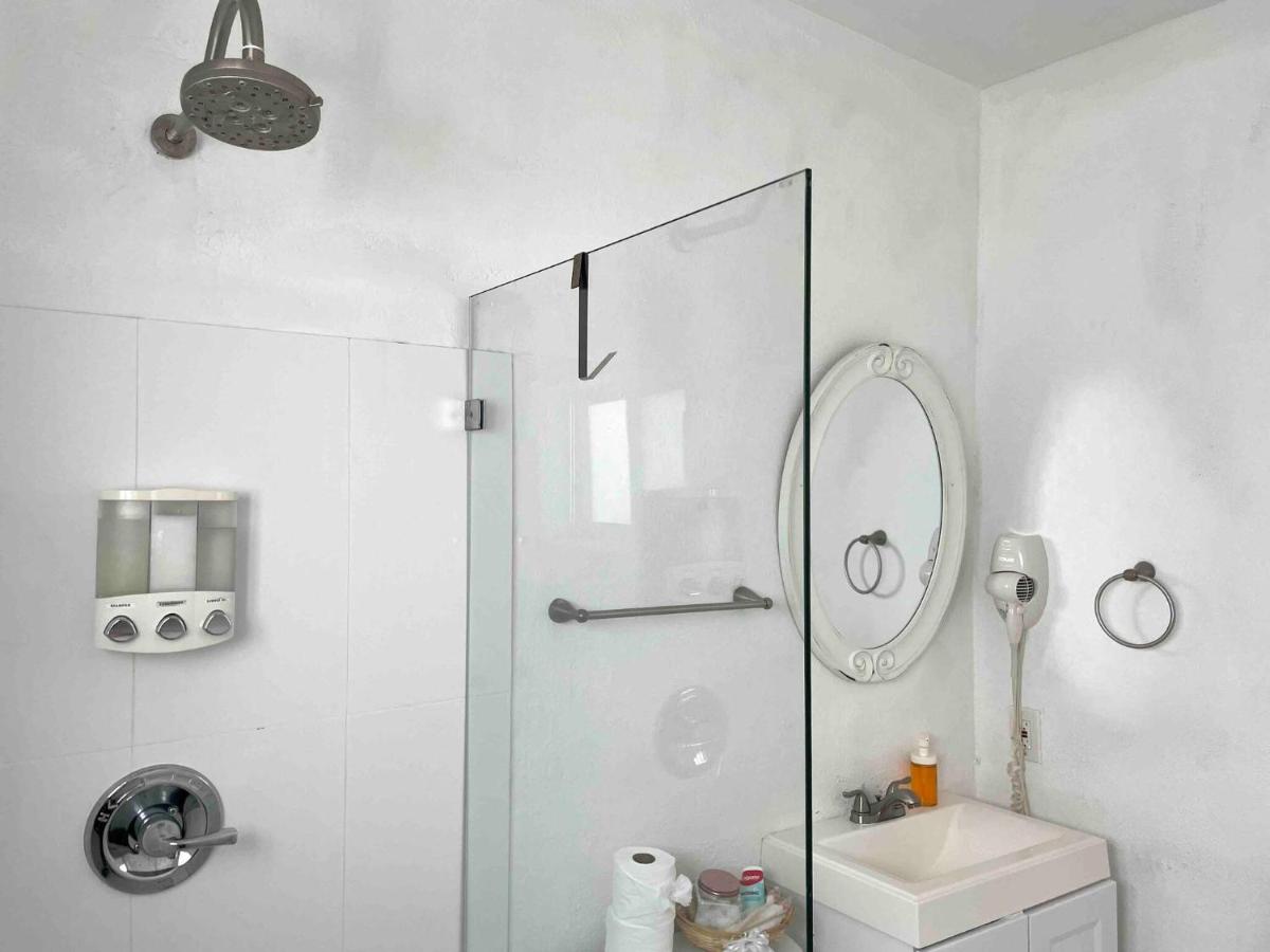 Unique Studio in Little Havana Reserved Parking - 3