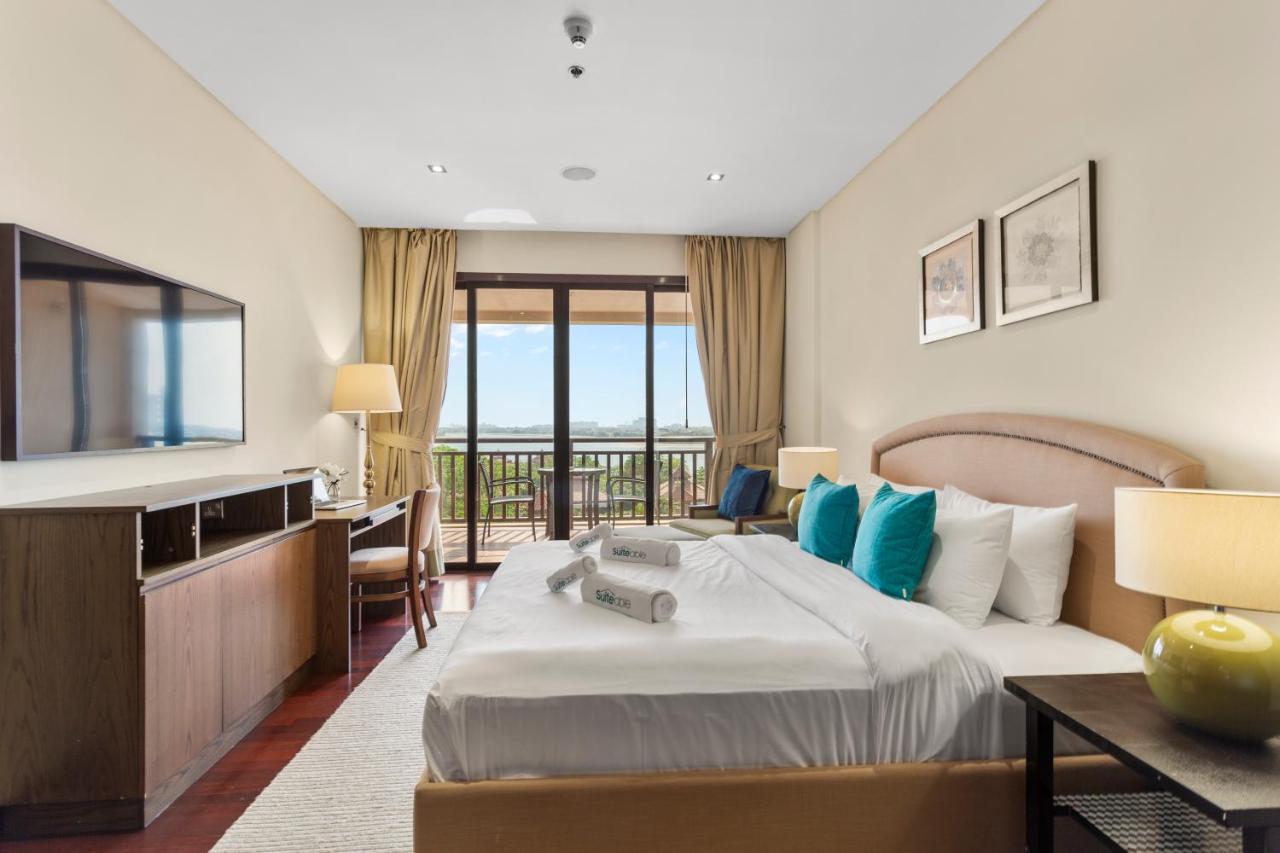 Homely 1 Bedroom on Palm Jumeirah with private beach - 2