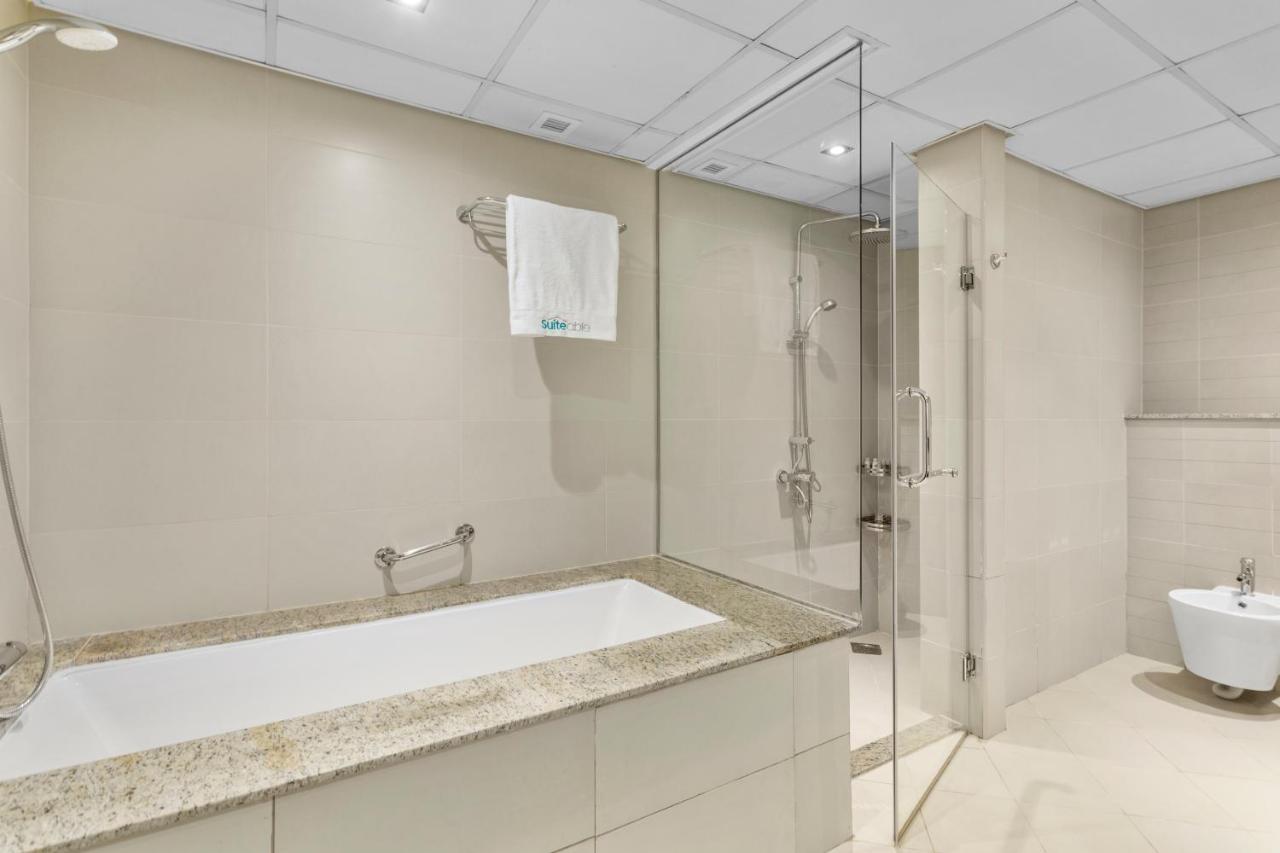 Homely 1 Bedroom on Palm Jumeirah with private beach - 3