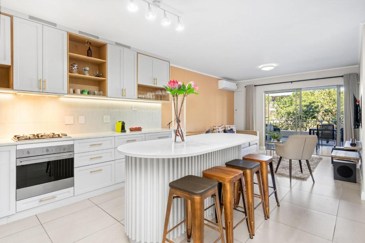 Mayfair Luxury 212 - 3