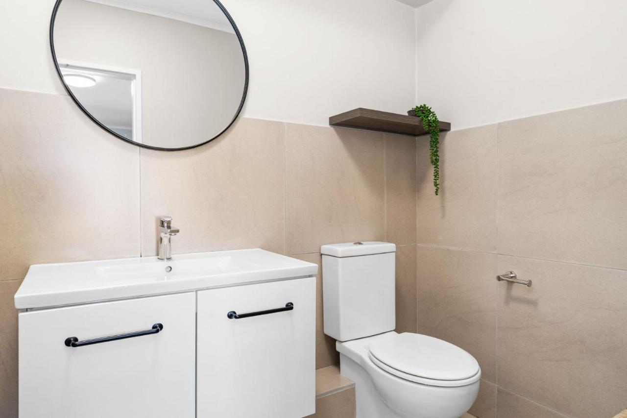 Mayfair Luxury 212 - 4