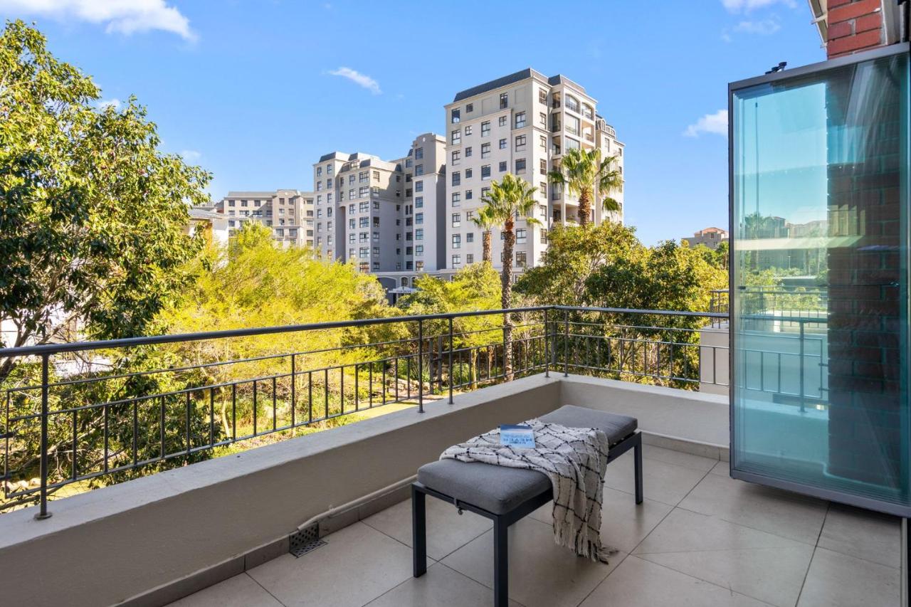 Mayfair Luxury 212 - 5