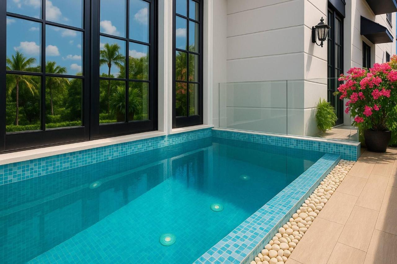 Stylish 7Beds Poolhouse with Cinema Lift - 2min to BTS - 3