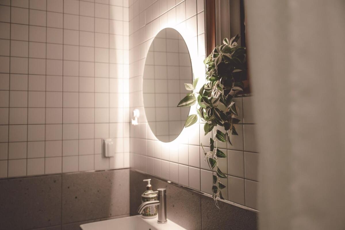 Hongik University Station 10 minutes,Hongdae, Yeonnam, Yeonhui,Mapo Best location for travelers,Unique interior - 5