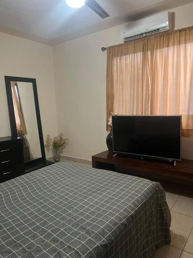 Accommodation in Cancun with a pool, TV, Wi-Fi, and AC - 3