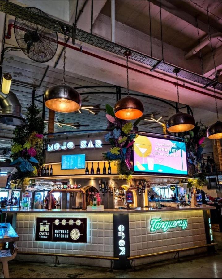 Urban Elephant Express, The Flamingo - 4