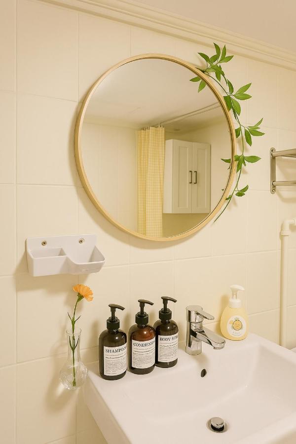 Seoyuni Stay 6 people 7 minutes from Hyehwa Station Gwanghwamun Hanok Village 5 minutes by airport bus - 3