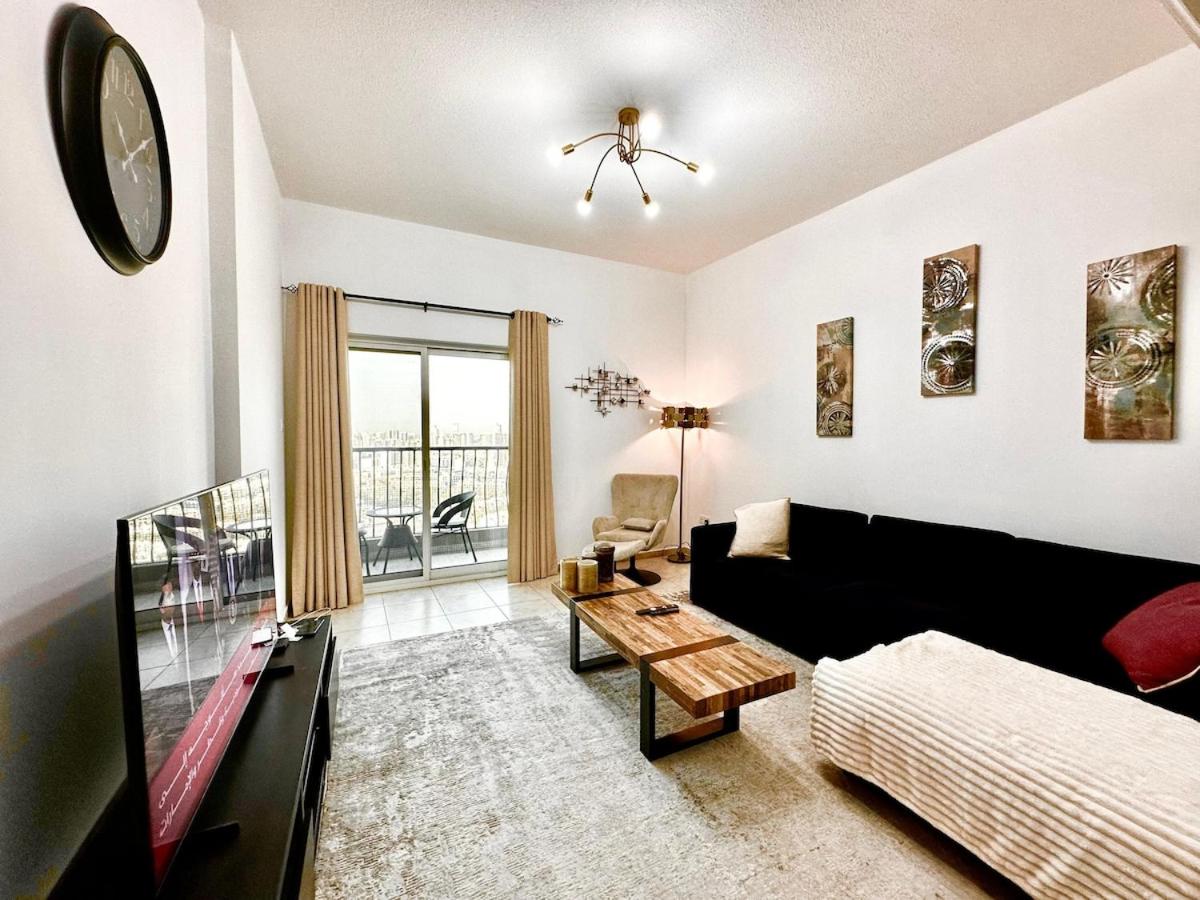Chic 1BR with the City Views