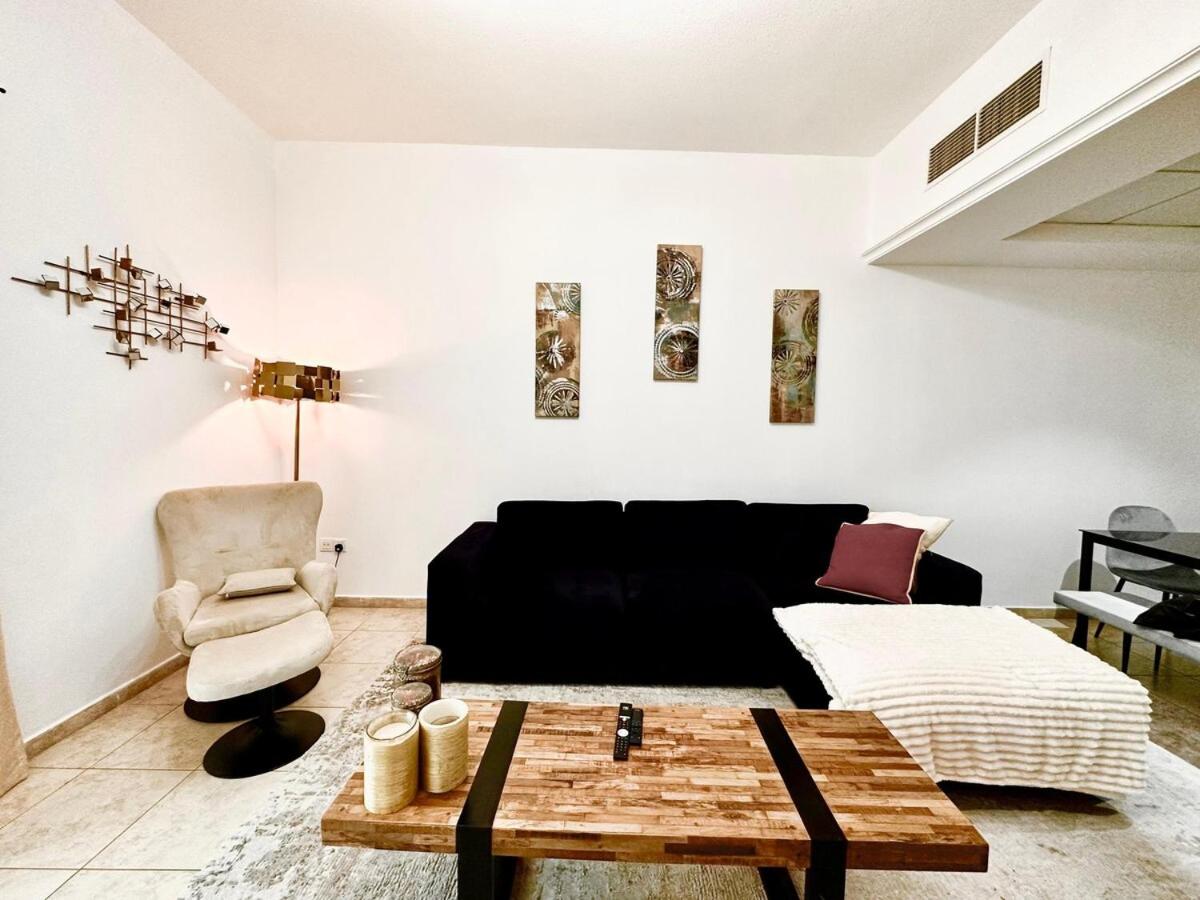 Chic 1BR with the City Views - 2