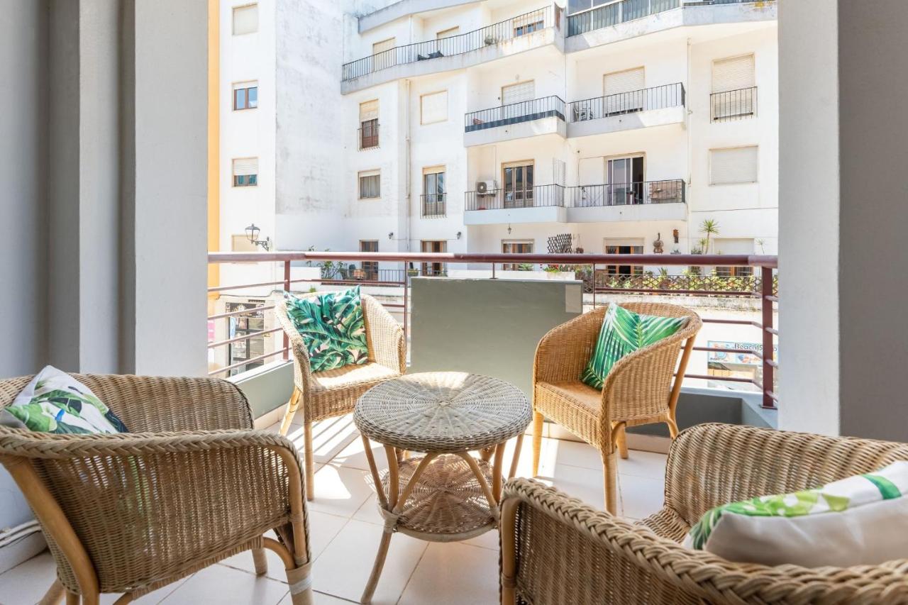 Tropical 2 BDR Apt in Lagos Centre by LovelyStay - 4