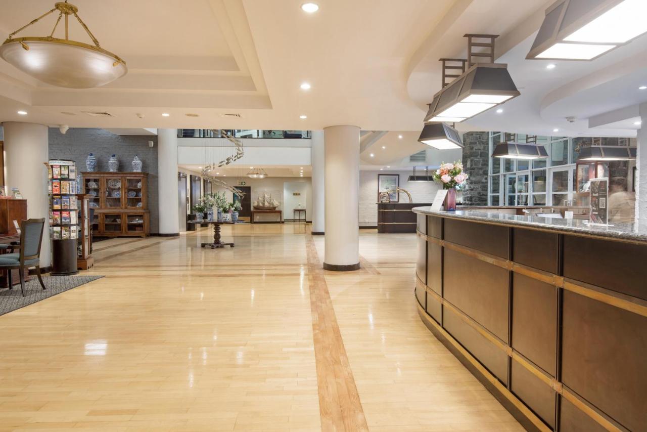 The Commodore Hotel - 4