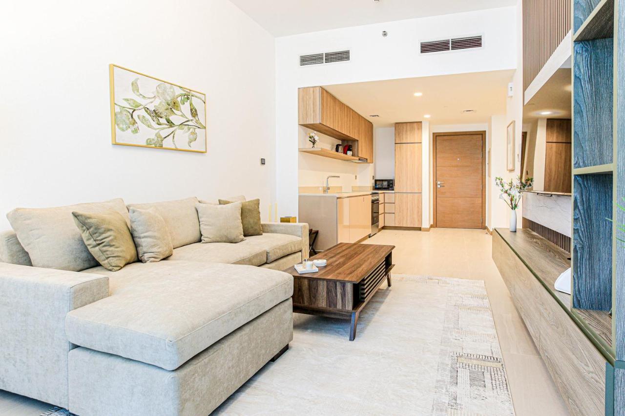 1BR Apt Residence Along Business Bay Canal - 5