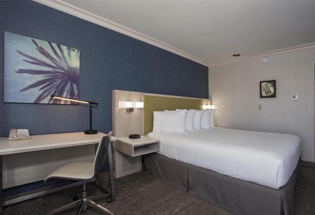 SureStay Hotel by Best Western Santa Monica - 2