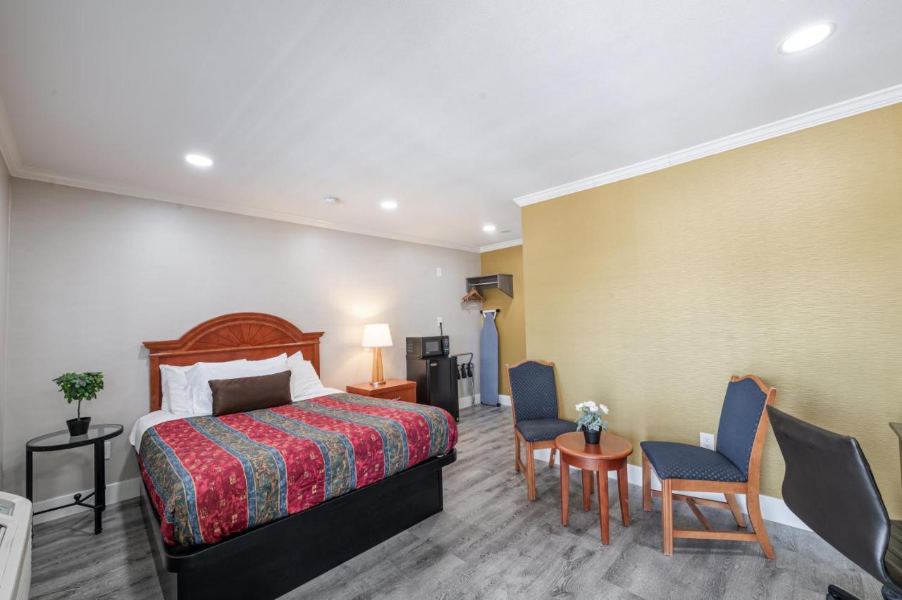Ritz Inn — photo 12