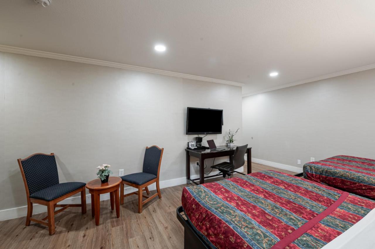 Ritz Inn — photo 8