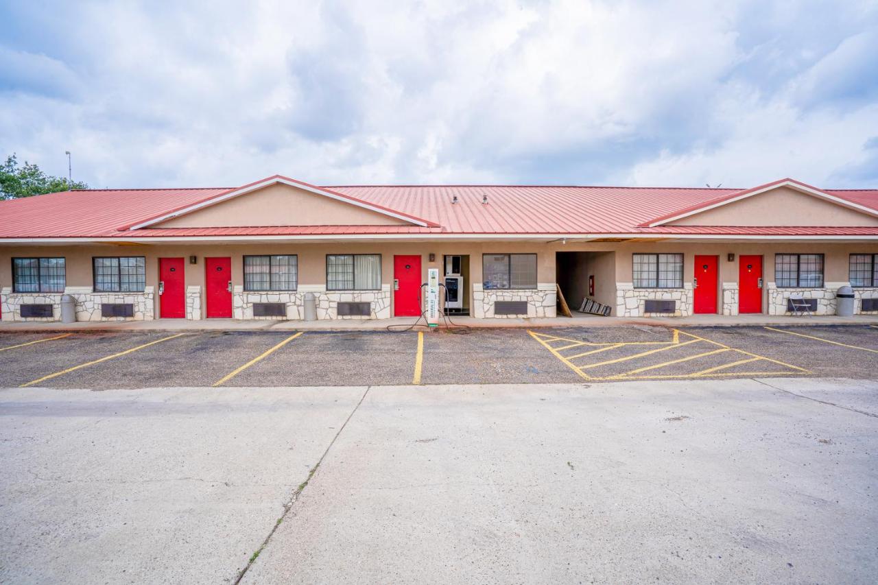 TexanInn Beeville — photo 7