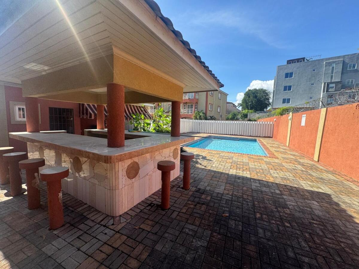 Fairview Near AC Hotel Kingston - FIWI - 4