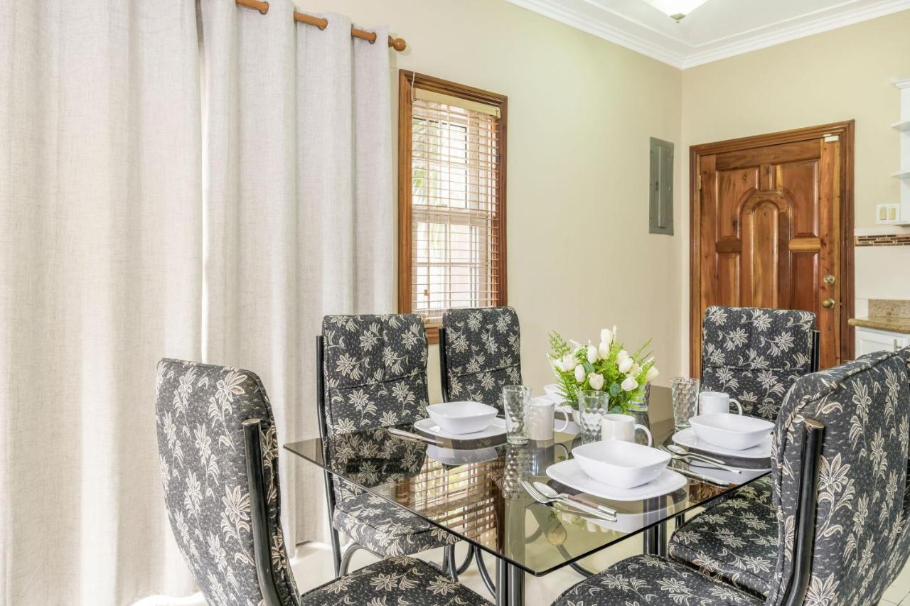 Fairview Near AC Hotel Kingston - FIWI - 5