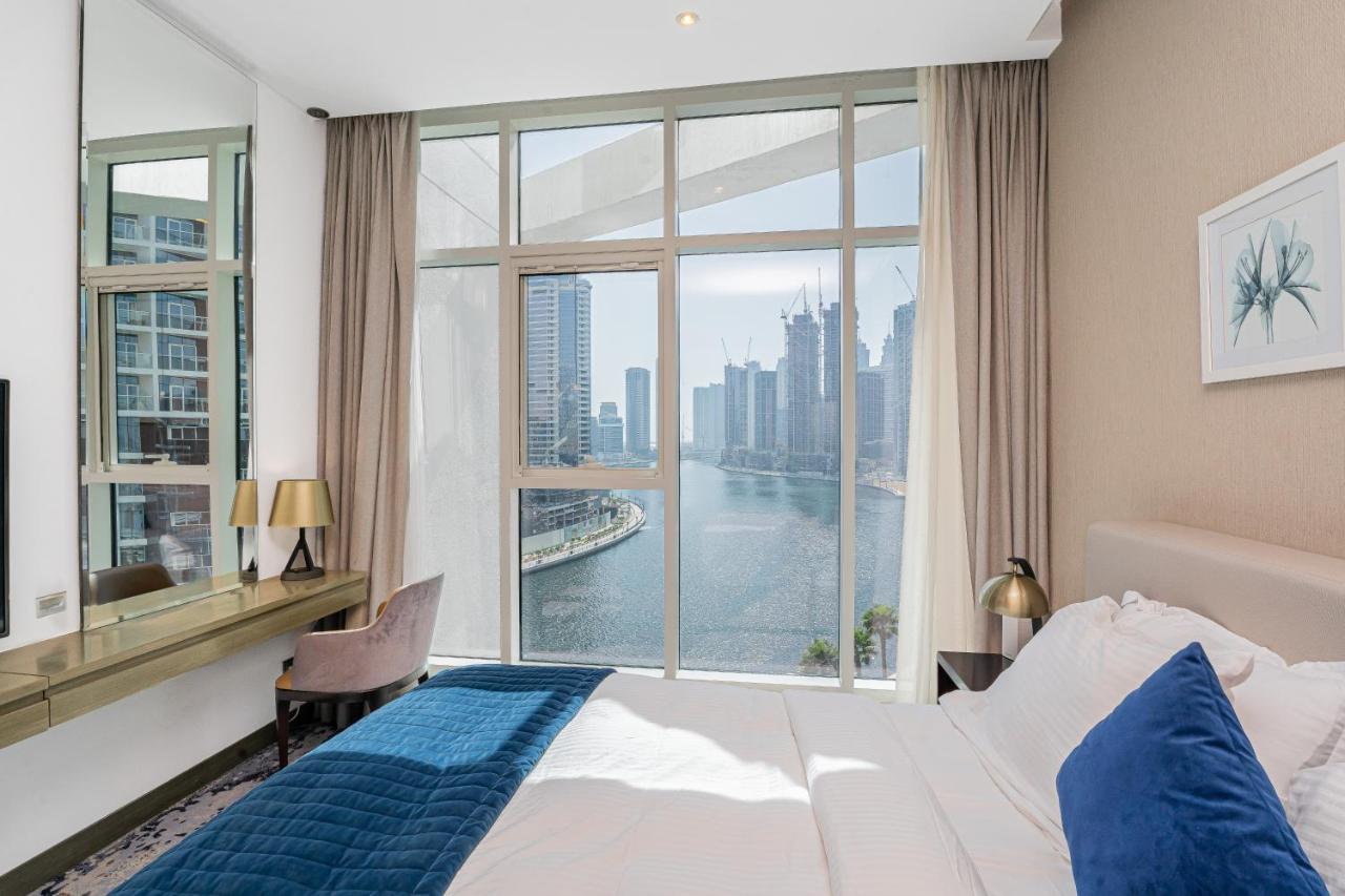 Escape24 Cozy Studio with Pool & Canal View near Burj Khalifa - 2