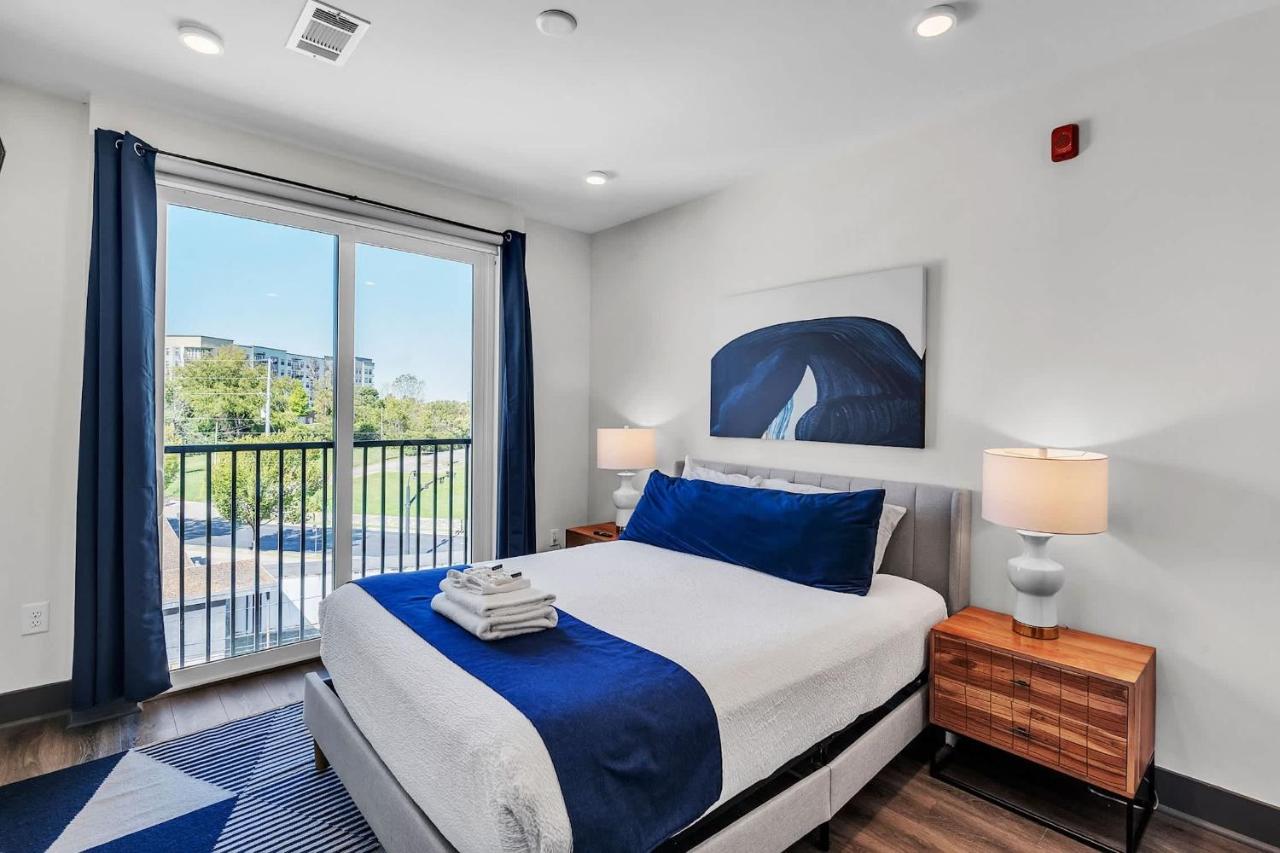 Gorgeous Apt for 8 with Rooftop & Gym Near DT - 3