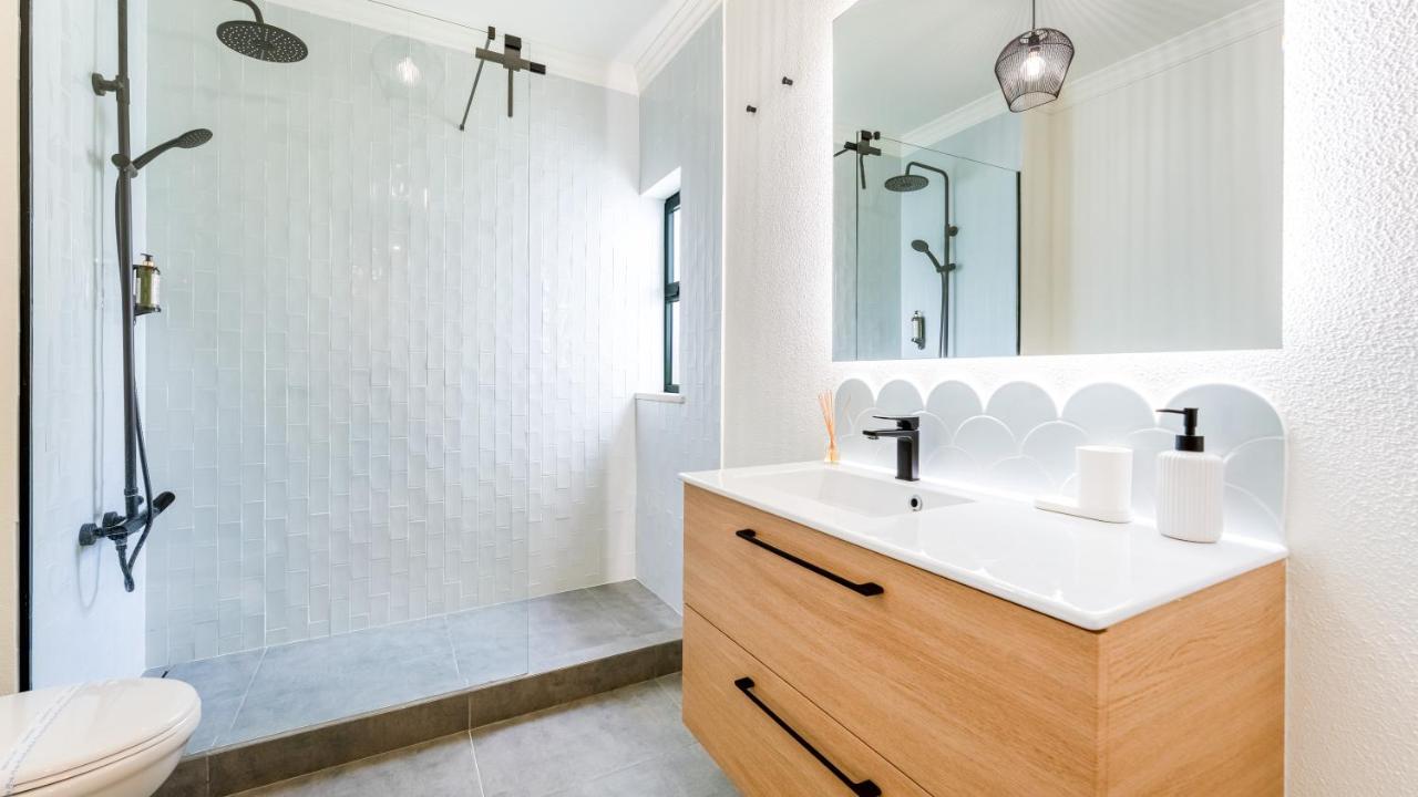 Modern Studio with Balcony in Salgados by Lovelystay - 5