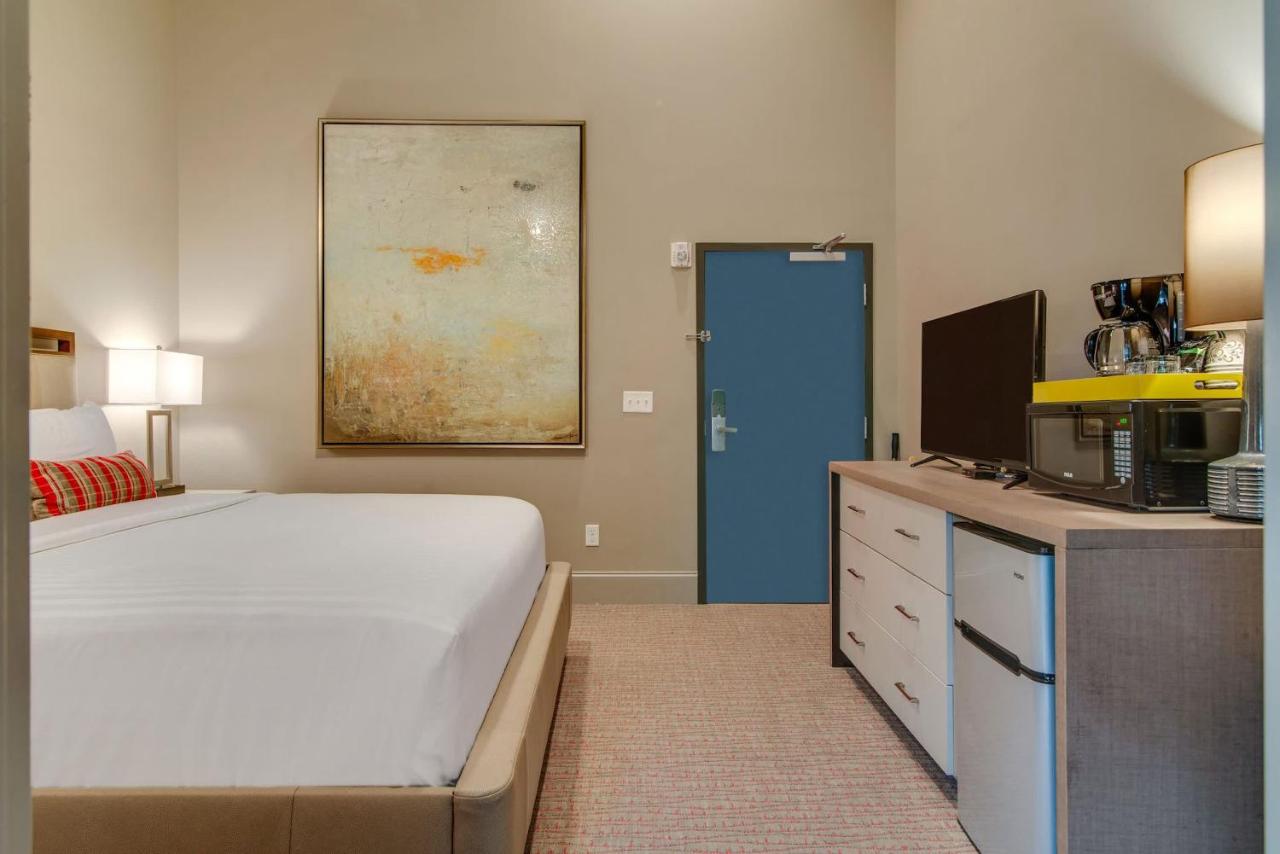 Quaint Retreat for 2 Heart of DT Near Broadway - 4