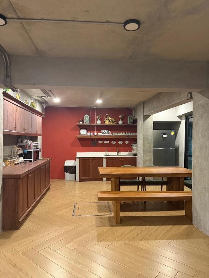 N5 Ratchawong Hostel - 3