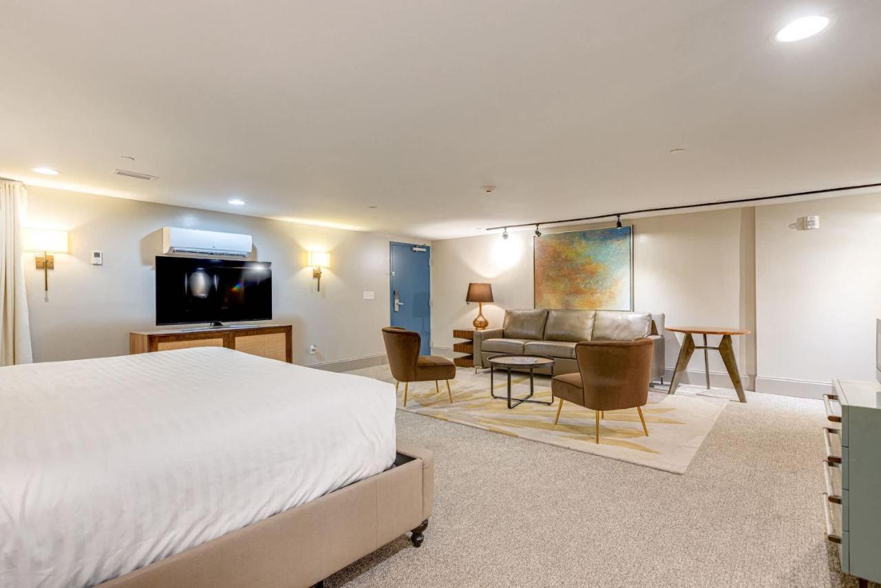 Studio Retreat for 4 Near DT Walk to Broadway - 2