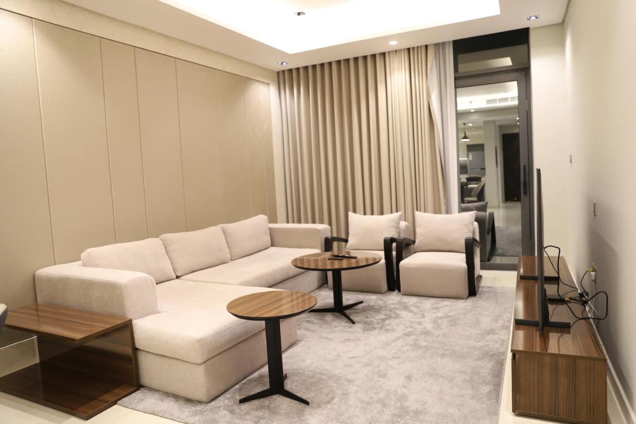 Brand New Large 2 Bedroom with Burj Khalifa view - 5