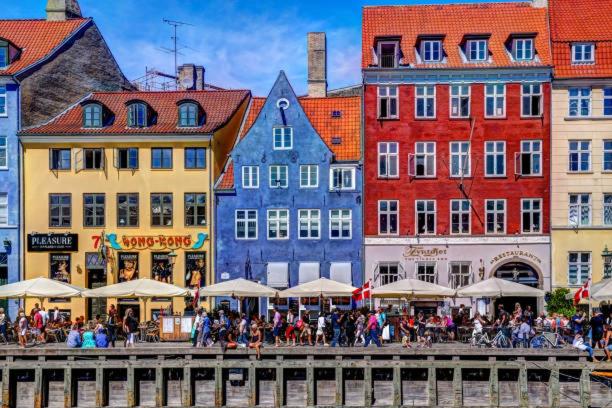 Stay Central - Steps from Tivoli & Nyhavn - 2