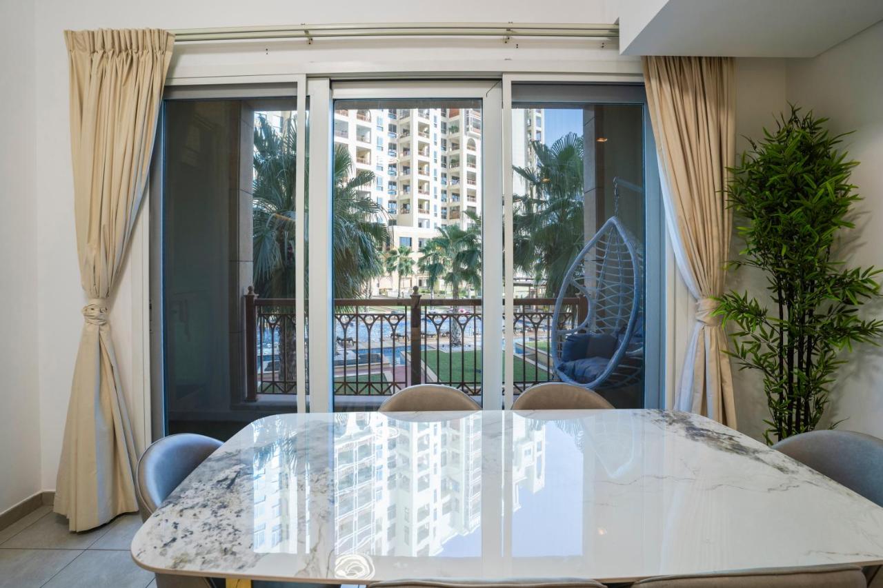 PJ- Premium Palm Jumeirah Apartment - Beachfront, Pool & Balcony - 2
