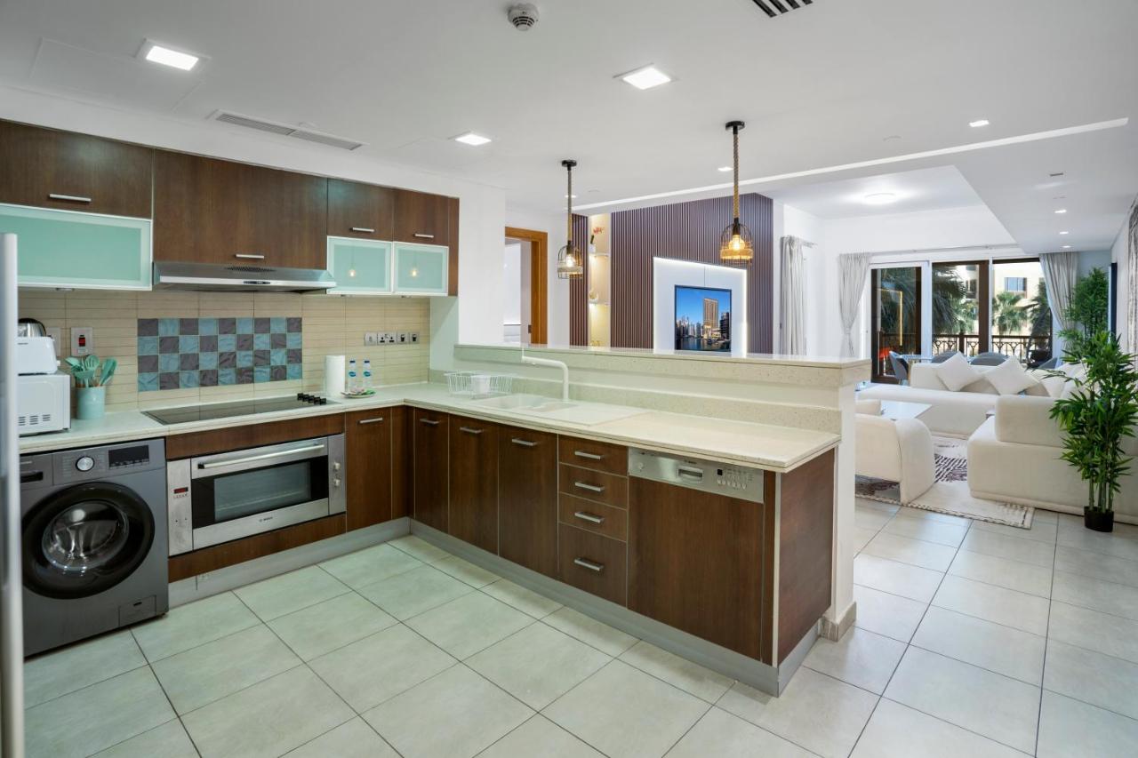 PJ- Premium Palm Jumeirah Apartment - Beachfront, Pool & Balcony - 5