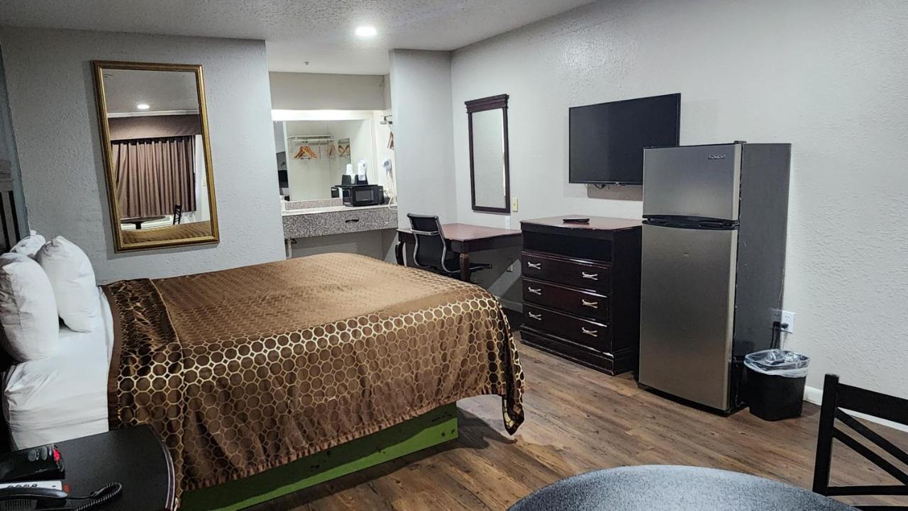 Express Inn Hobby Airport — photo 5