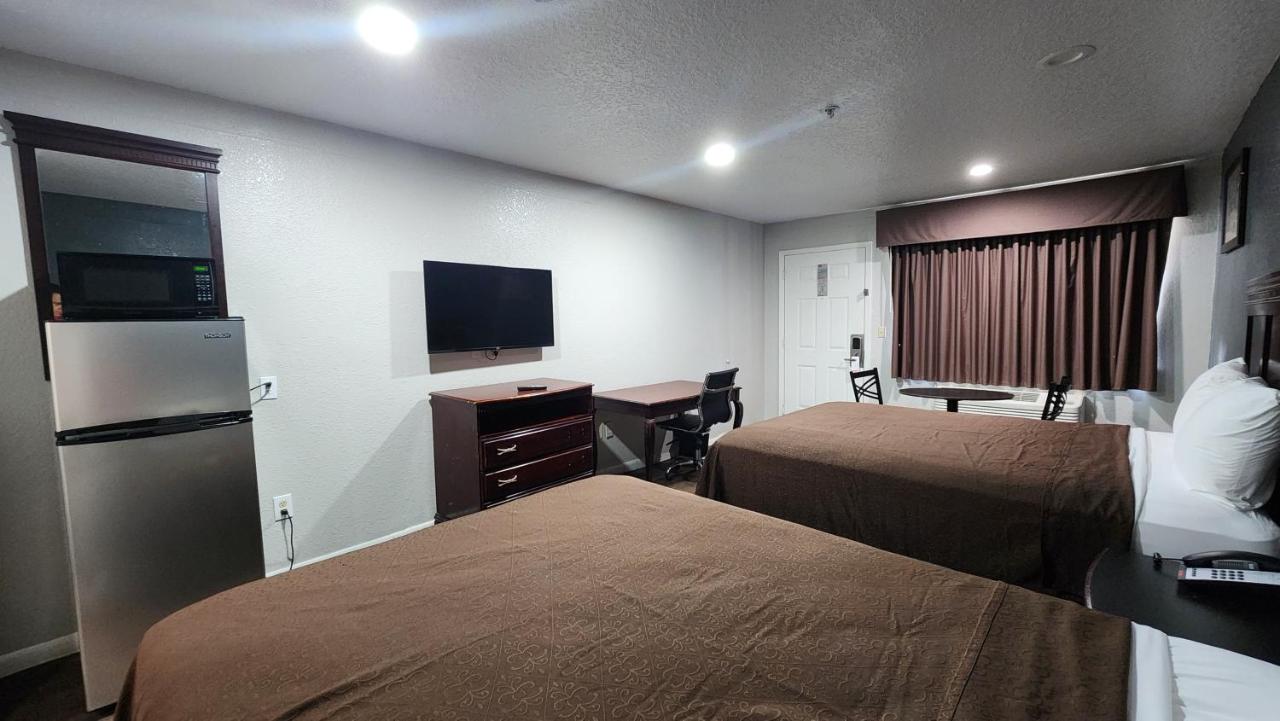 Express Inn Hobby Airport — photo 24