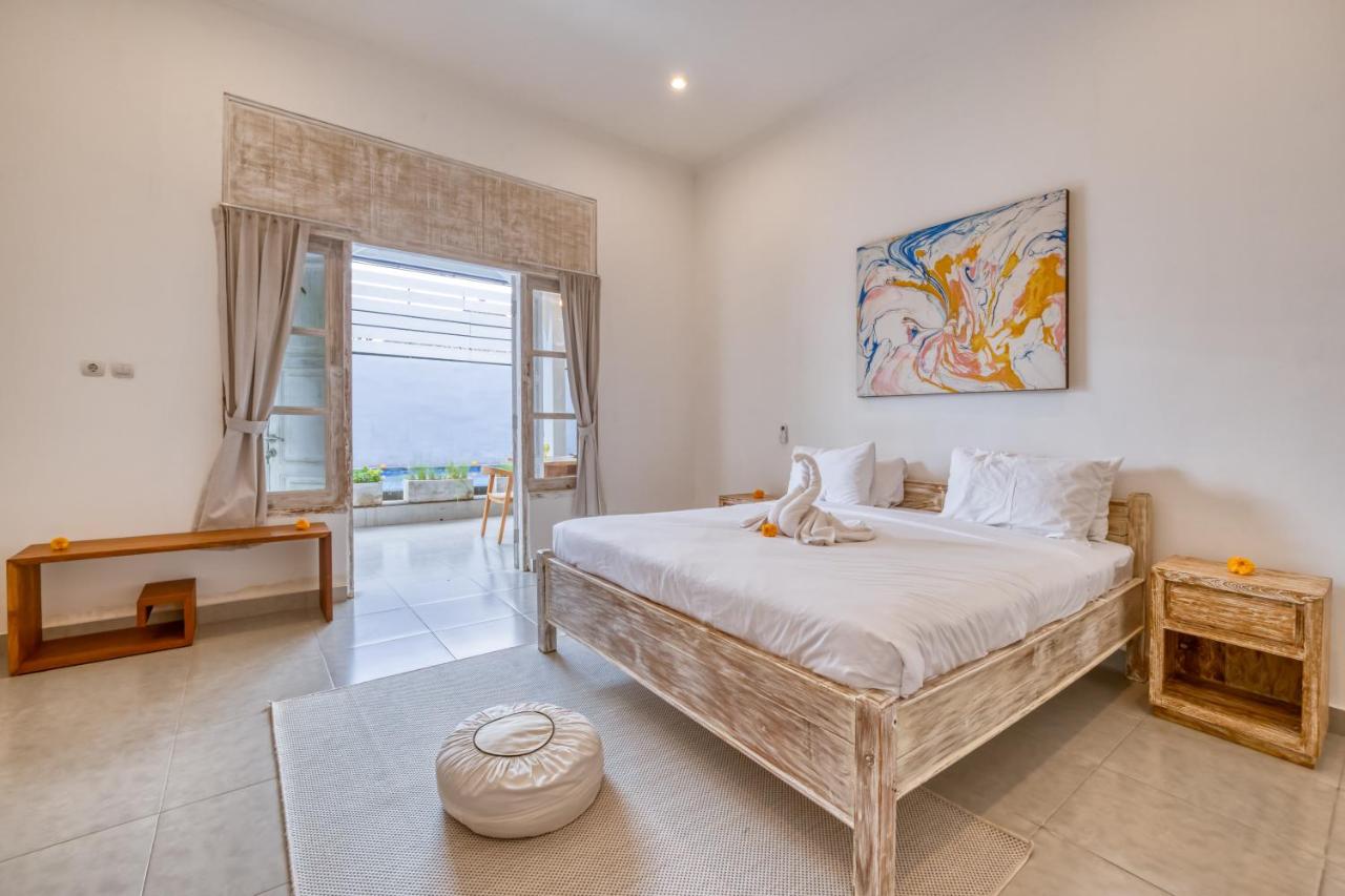 NEWLY BUILT 3bd Mediterranean Spacious Villa - 2