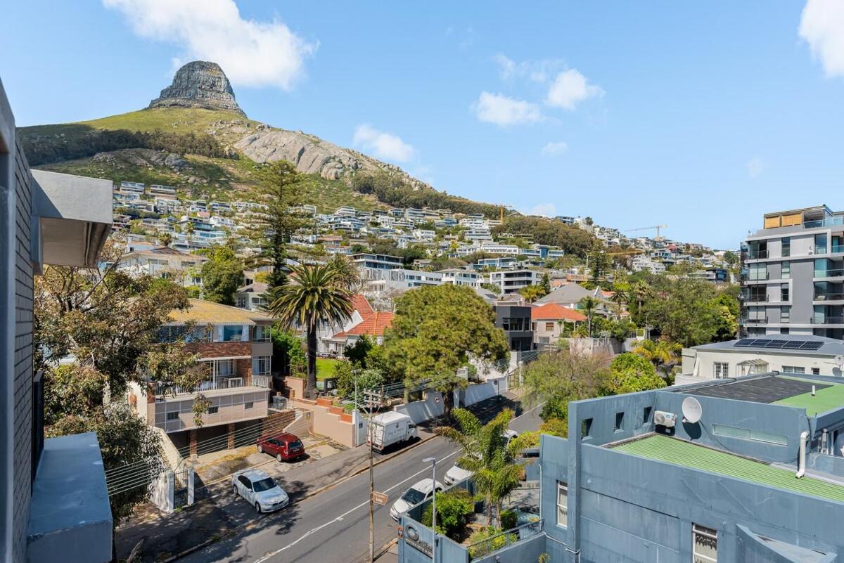 Top Floor Loft, Dream Views, Beachside - 3