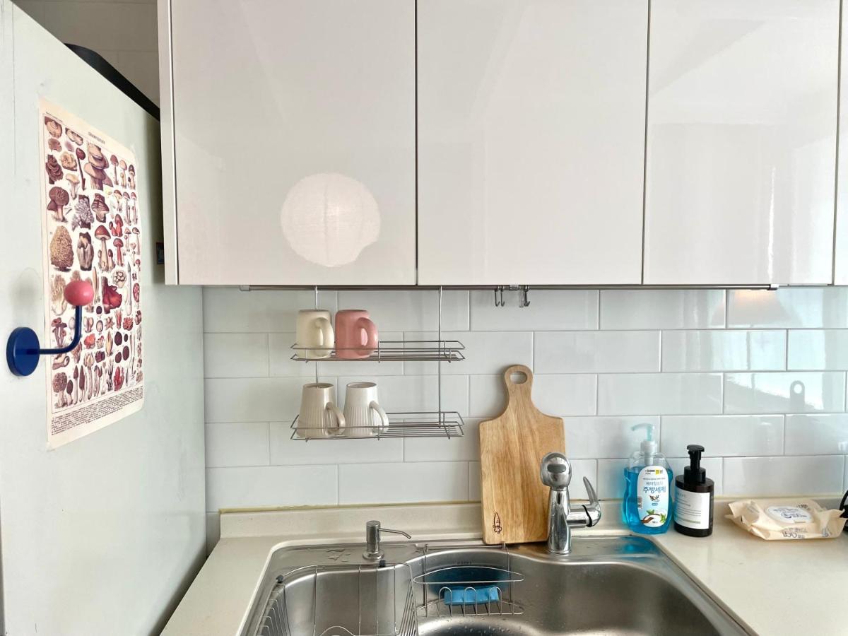 Hapjeong Mangwon Two Room - 4