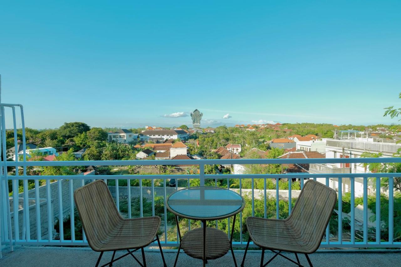 Murna Villa 2, a modern Balinese wooden house with 360 GWK view - 3