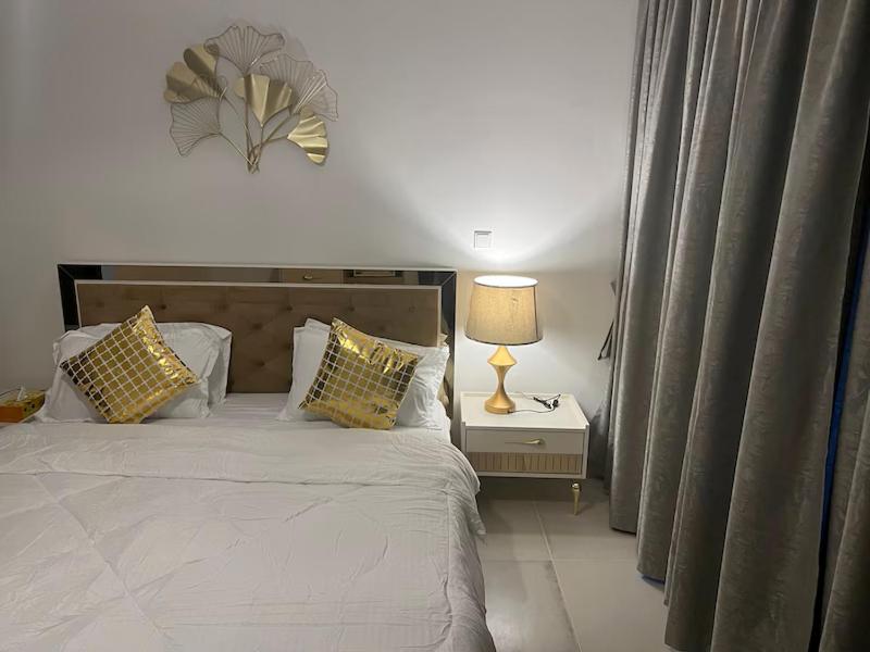 Elegant 1 Bedroom Apartment, The Lofts West Tower, Downtown Dubai By Al sarya Holiday Homes - 2