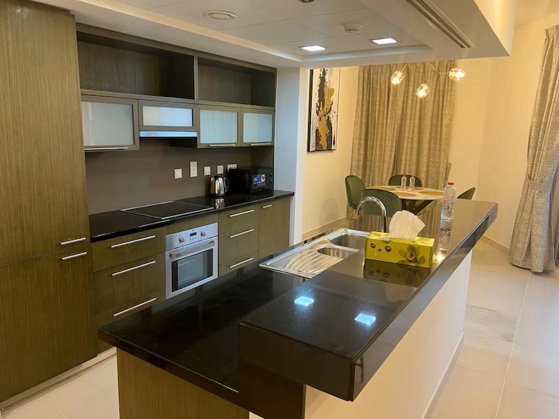 Elegant 1 Bedroom Apartment, The Lofts West Tower, Downtown Dubai By Al sarya Holiday Homes - 5