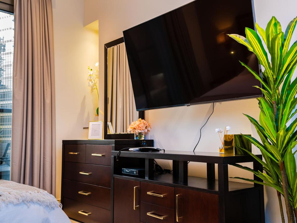 Cozy Studio with Burj Khalifa Views - 5