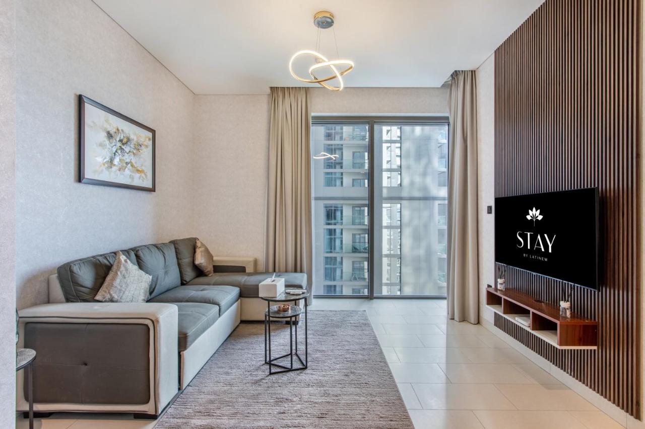 STAY BY LATINEM Luxury 1BR Holiday Home CVR B803 Near Burj Khalifa