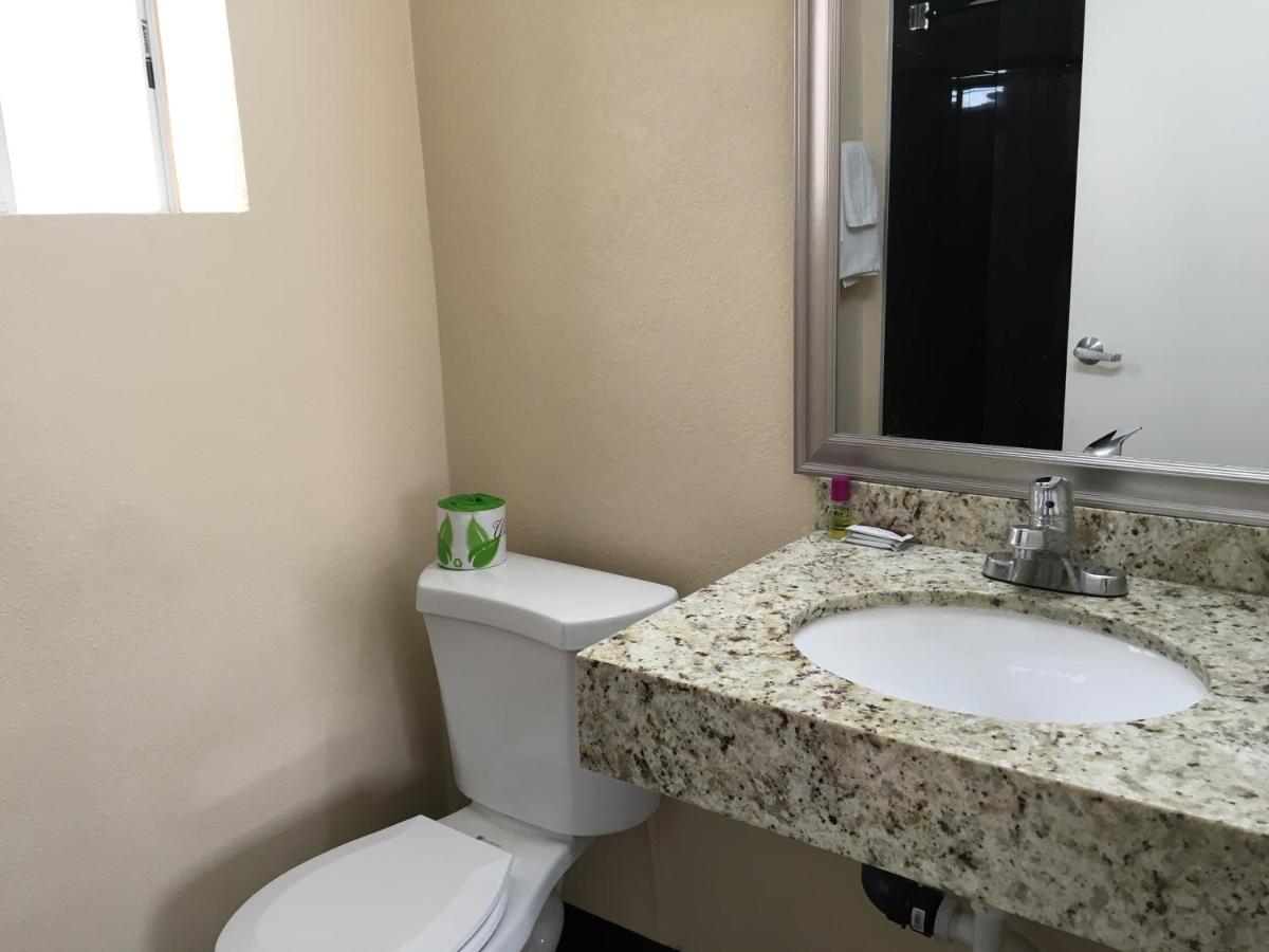 Budget Inn Global — photo 17