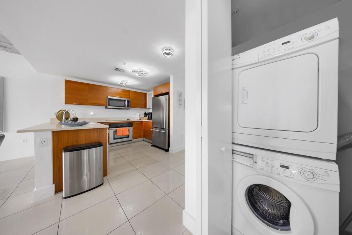 Midblock Midtown Miami High Floor 1B Suite W Spa Pool Gym - 4