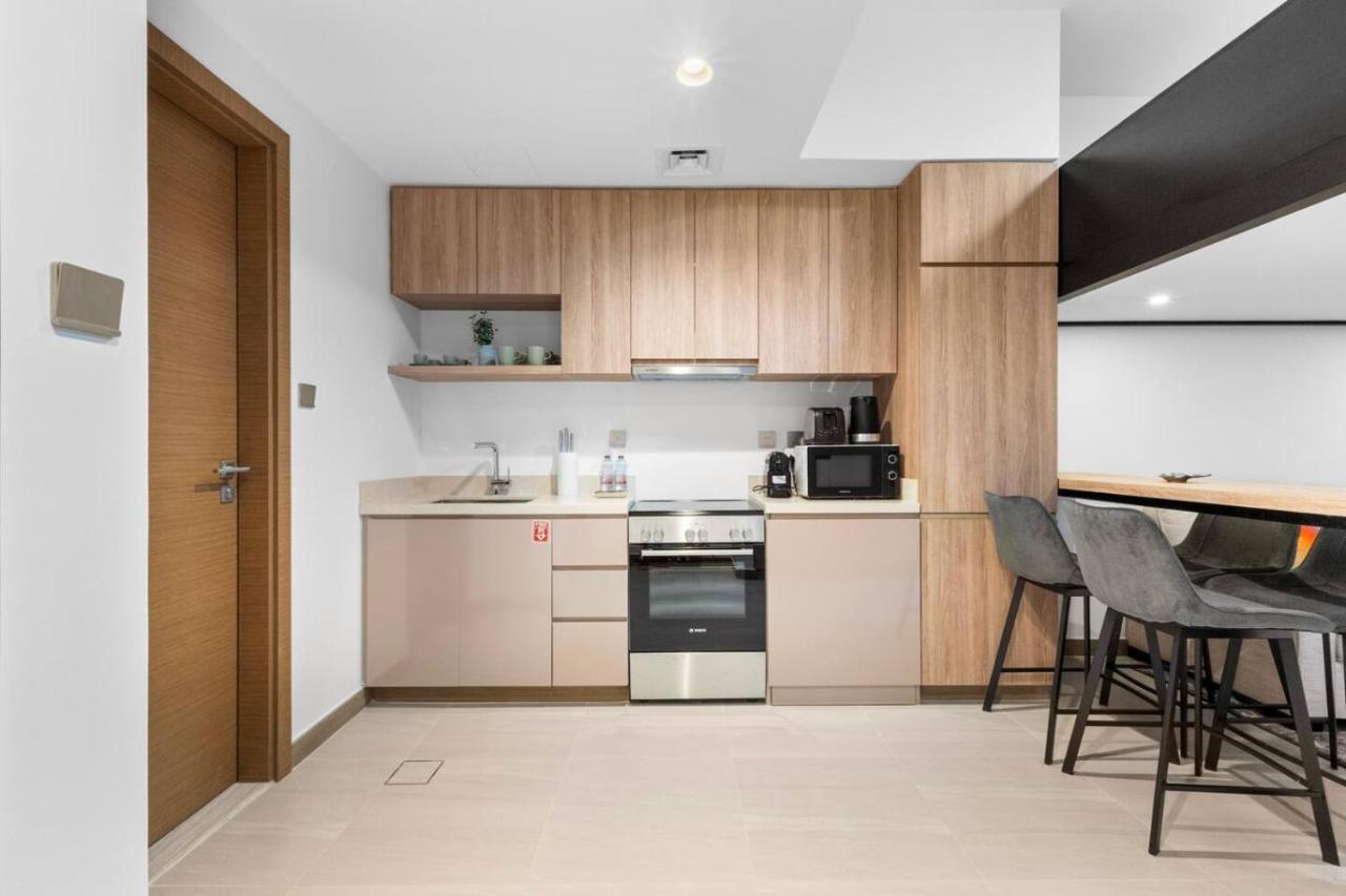 Miami Vibes | Canal View | Fully Furnished Studio - 5