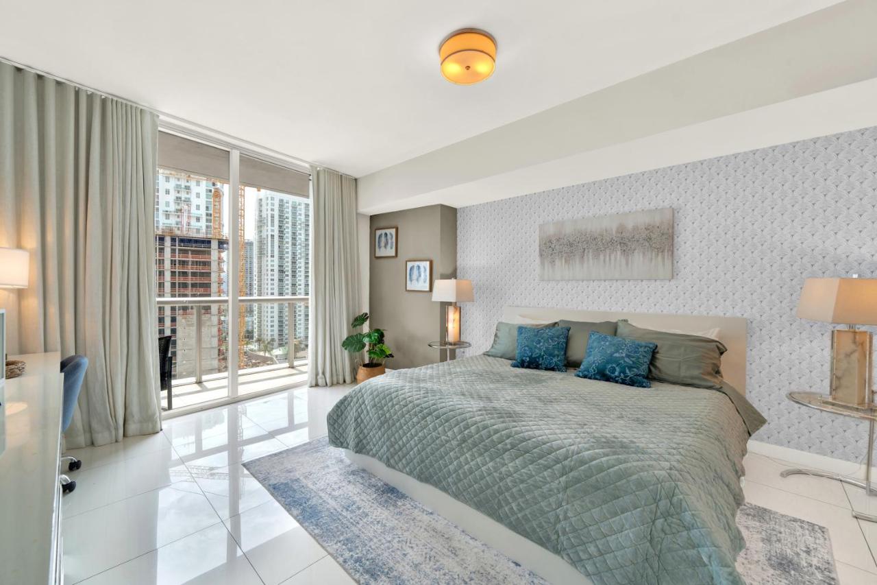 Luxurious 5-STAR condo at the ICON Brickell - 2