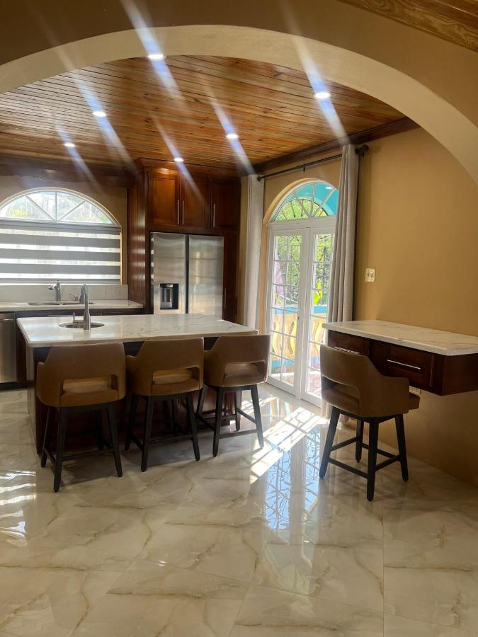 Paradise home at Negril 3 bedroom 2 bathrooms - 4