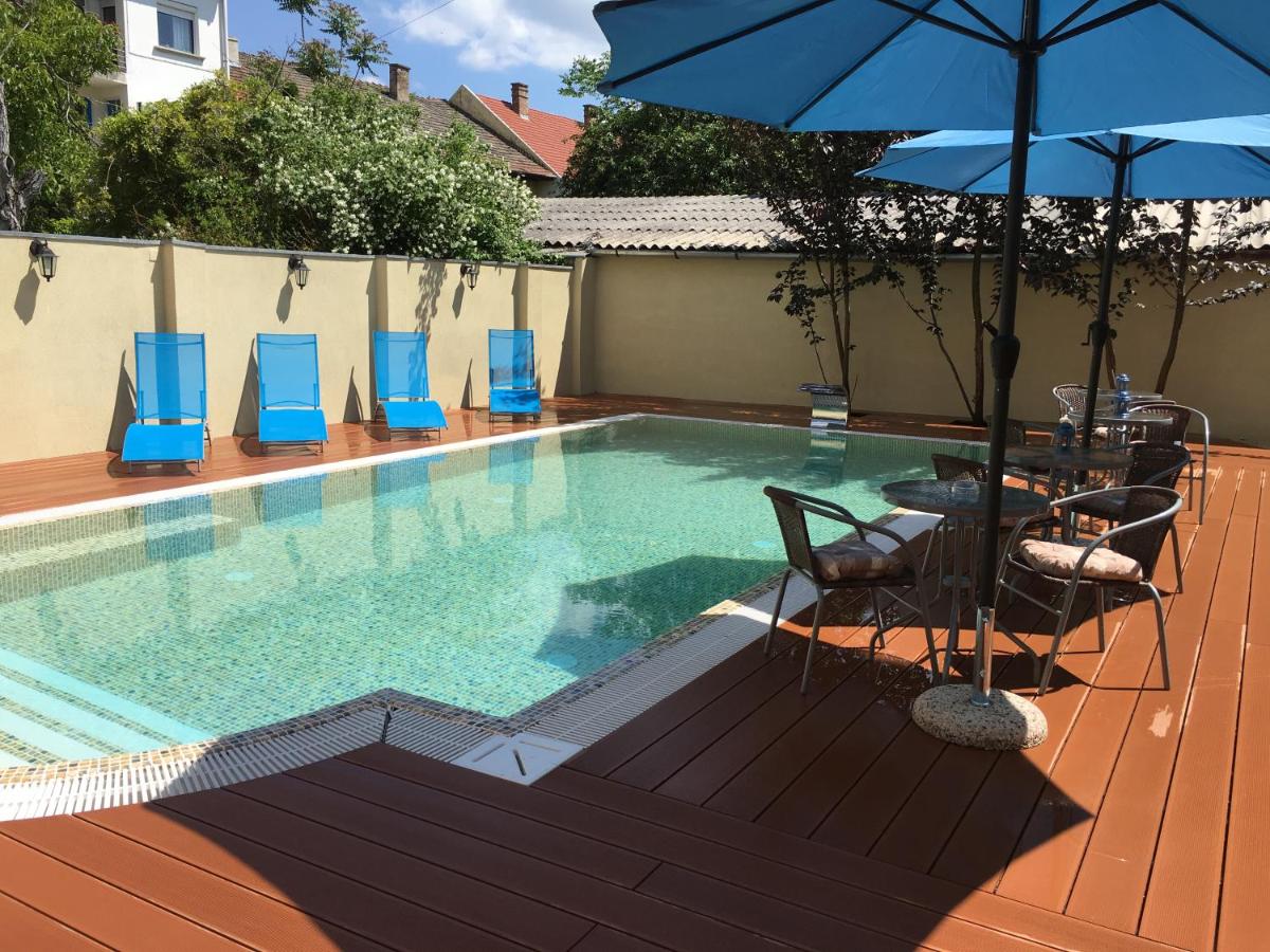 Heated swimming pool: Mosoly Apartman